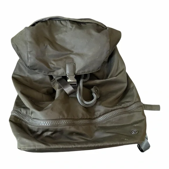 E Lululemon Go Lightly Rucksack Backpack Dark Olive Green Book bag E Lululemon Go Lightly Rucksack Backpack Dark Olive Green Book bag
